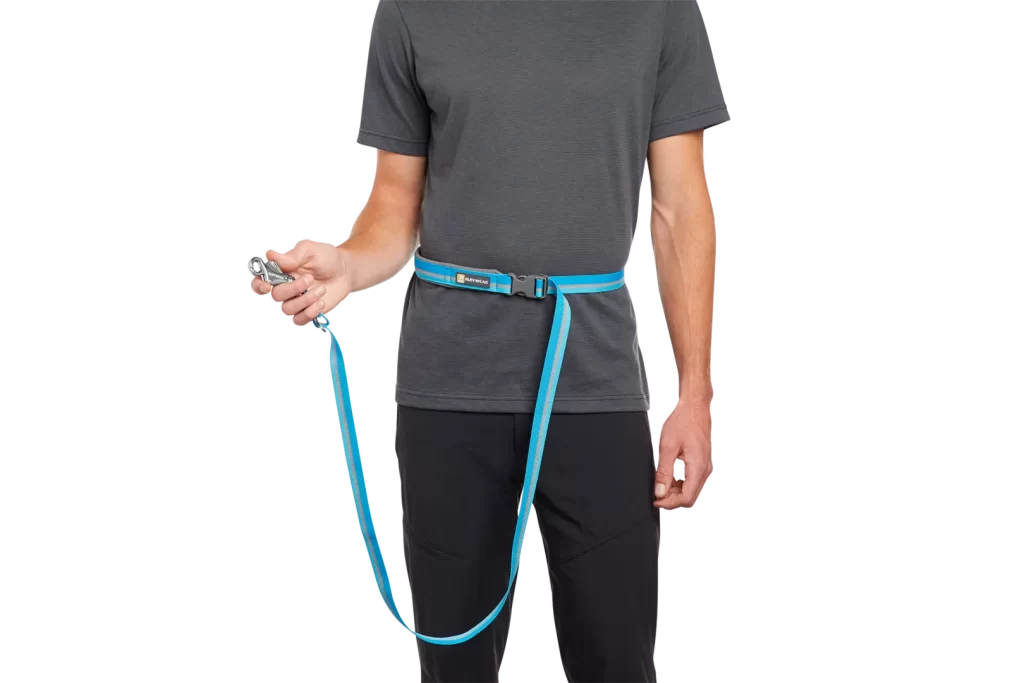 40404-Crag-Leash-Blue-Dusk-Waist-Worn_1920x1080