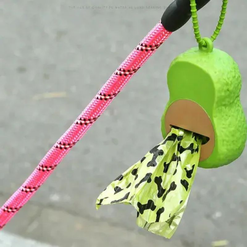 <strong>Guau!</strong>Porta bolsas en forma de Palta, incluye rollo de bolsas - Imagen 3